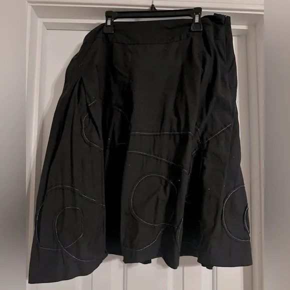 Final Price! Talbots Black Skirt w/ Silver Accents – Size 16 - Picture 2 of 2